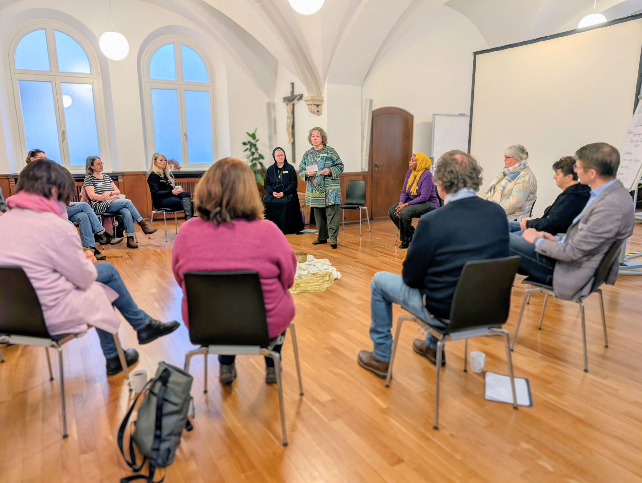 "Feuer und Flamme": Monika Hävemeier vom Referat Spiritualität stellte im Mutterhaus das geistliche Erbe von Vinzenz von Paul und Luise von Marillac vor.
